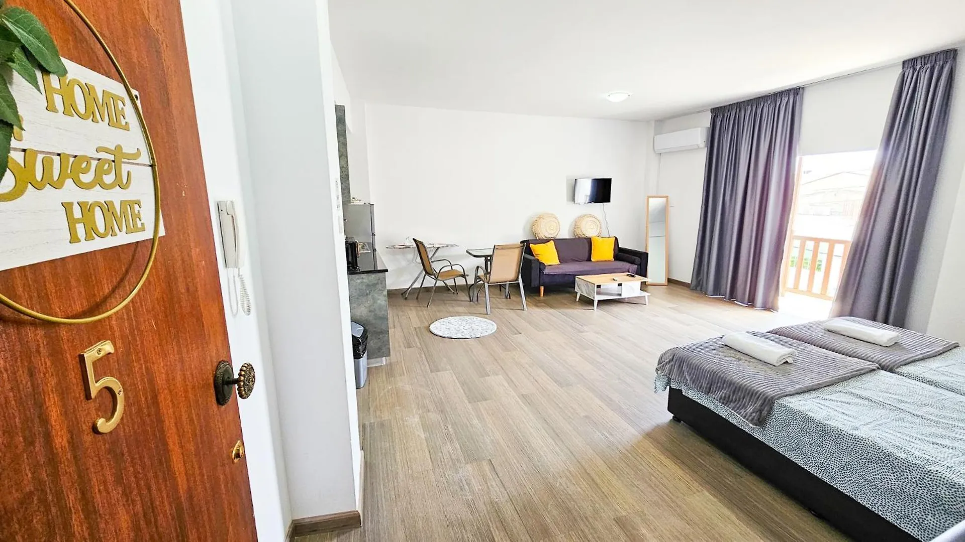 Unique Cozy Studio, 150M From Chabad Lubavitch Larnaca